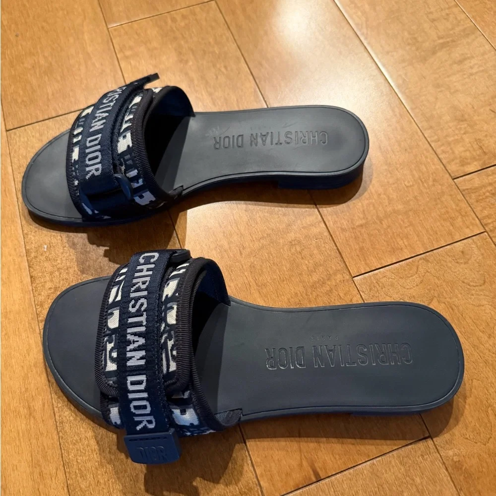 Dior Black Star-Embellished Sandals - Picture 4 of 7
